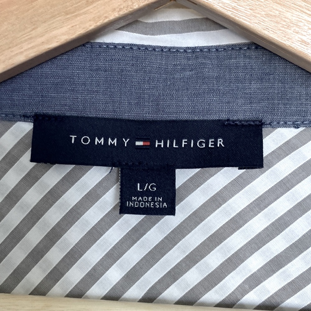 Tommy Hilfiger Women’s Long Sleeve Stripe Gray/white One Left Pocket Size Large - Picture 2 of 4